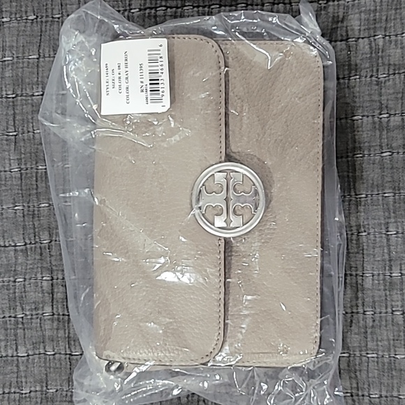 Tory Burch Olivia shoulder or crossbody bag - Picture 1 of 9